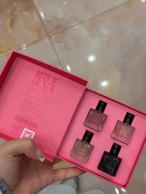 Box Valentino Born in Roma donna