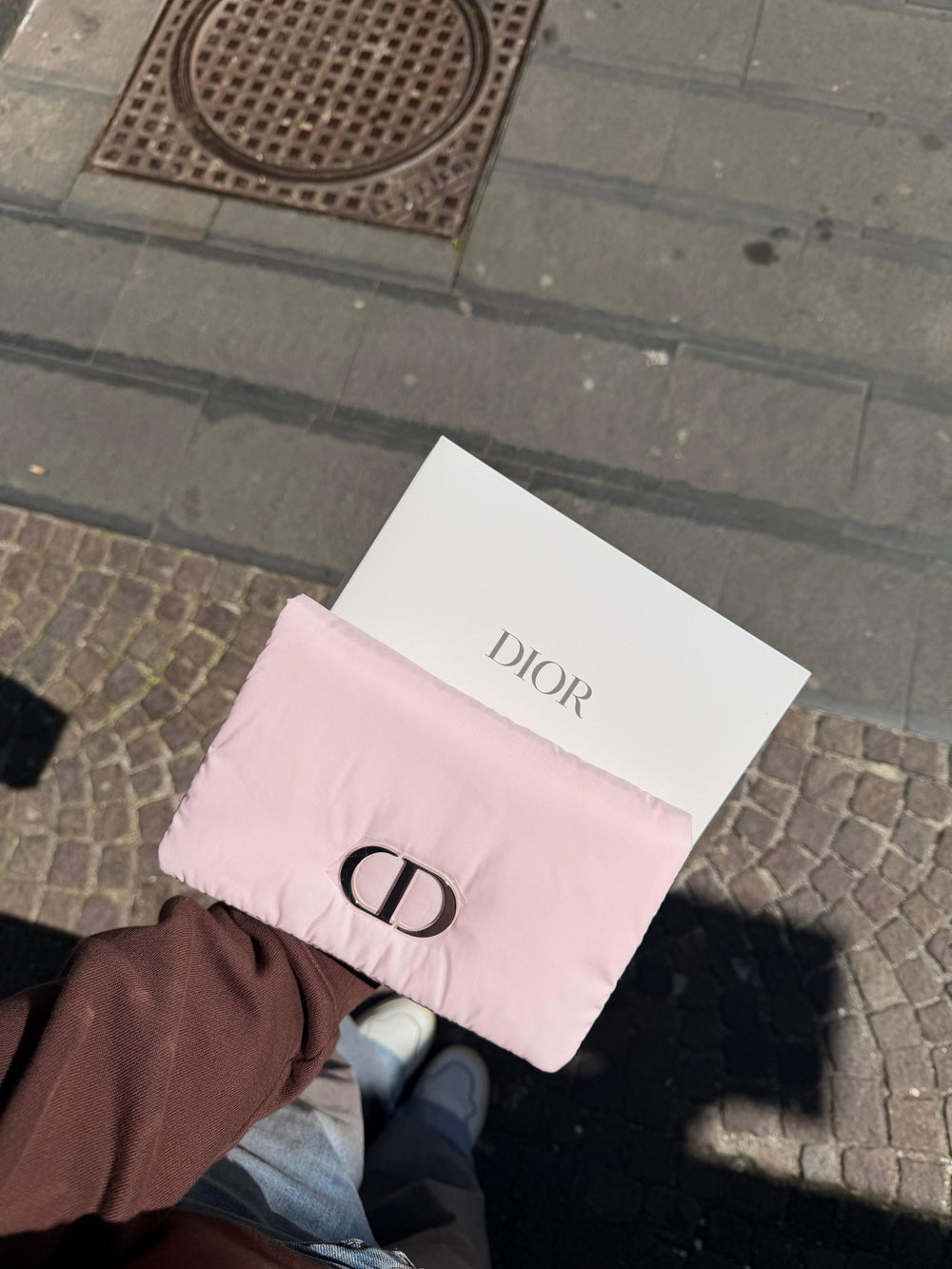 Pochette Dior con prodotti 💗