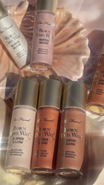Too faced Born This Way Super Glow Base multiuso per esaltare l’incarnato colorazione polished pearl
