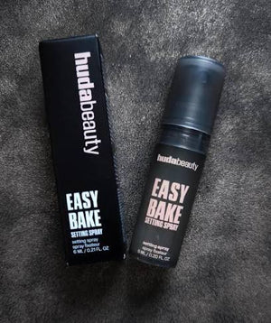 Huda setting spray mini size