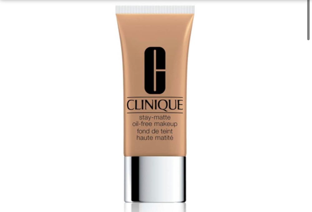 Clinique fondotinta stay matte oil free
