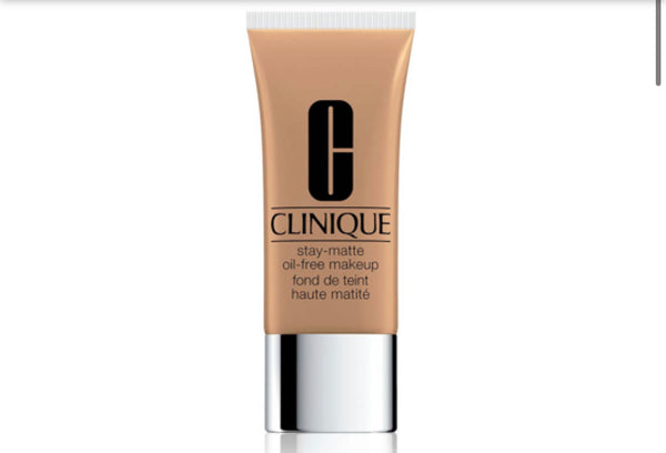 Clinique fondotinta stay matte oil free