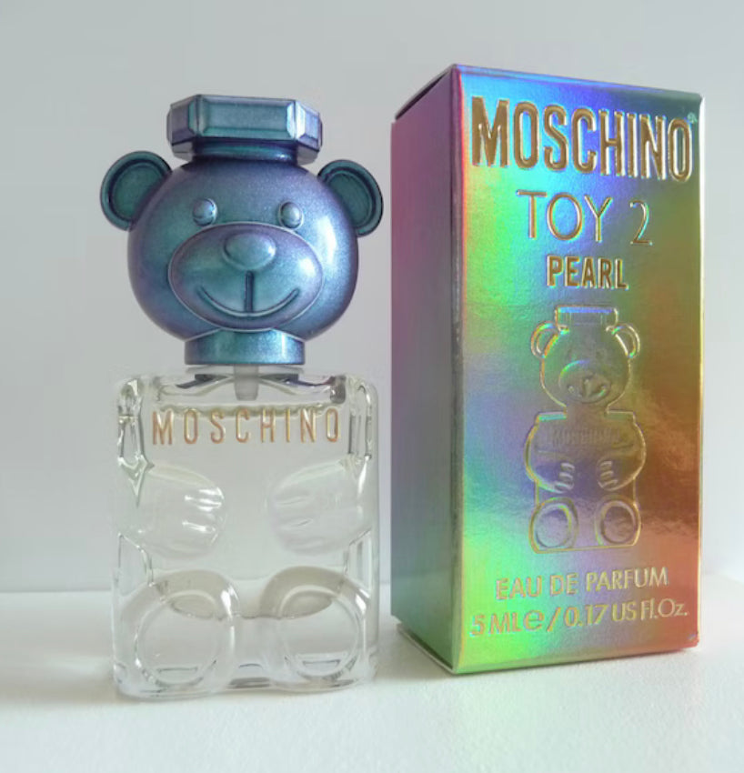 Miniature Moschino toy pearl