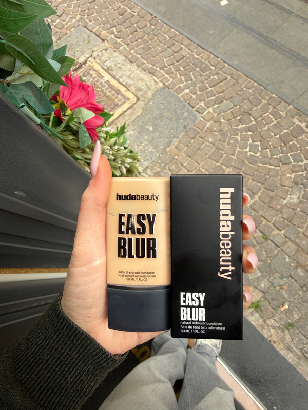 Easy blur huda beauty