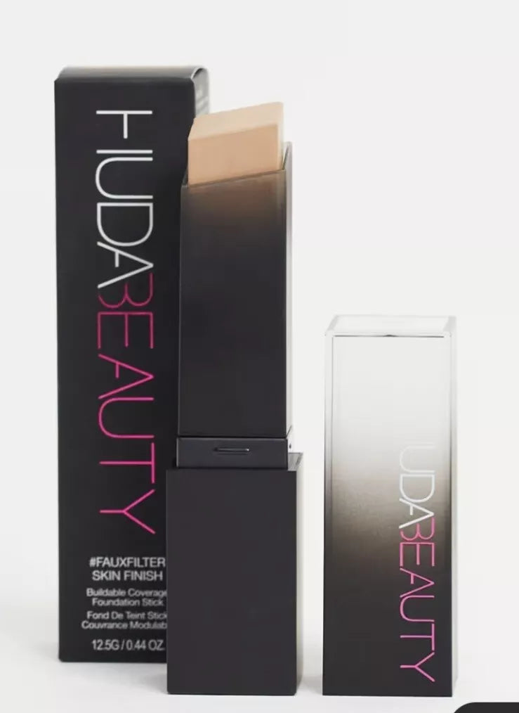 FONDOTINTA HUDA BEAUTY FAUX FILTER SKIN FINISH 2 COLORAZIONI
